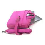 Tucano Work_Out II Slim Bag for MacBook Pro 13 inch Fuchsia liggend met laptop en tablet